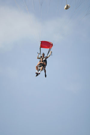 Hawaii08_SkyDiving_554